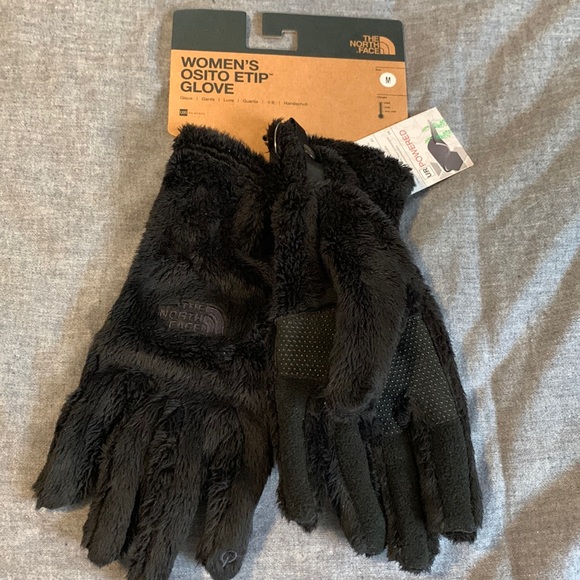 The North Face Accessories - Women’s The North Face Gloves- Size M-NWT☃️❄️
